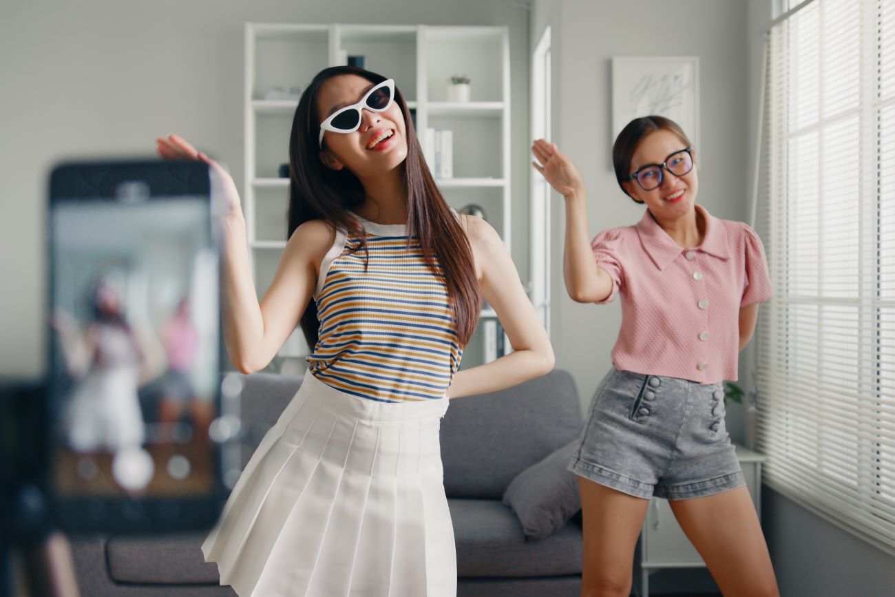 Our 7 Favorite TikTok Dance Accounts to Follow for Inspiration